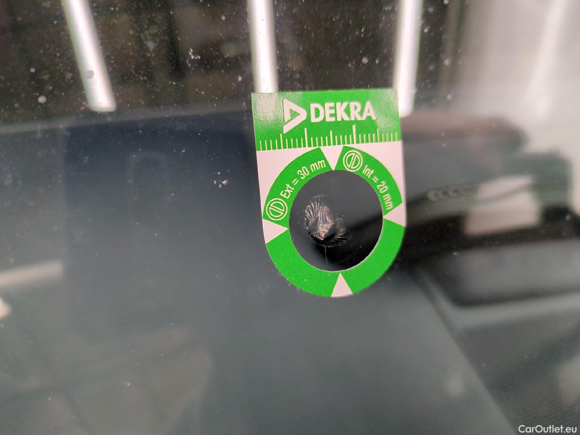  Land Rover  Discovery MAZDA CX-30 / 2019 / 5P / Crossover 2.0L Skyactiv-X M Hybrid Busi Ex BVA6 #1