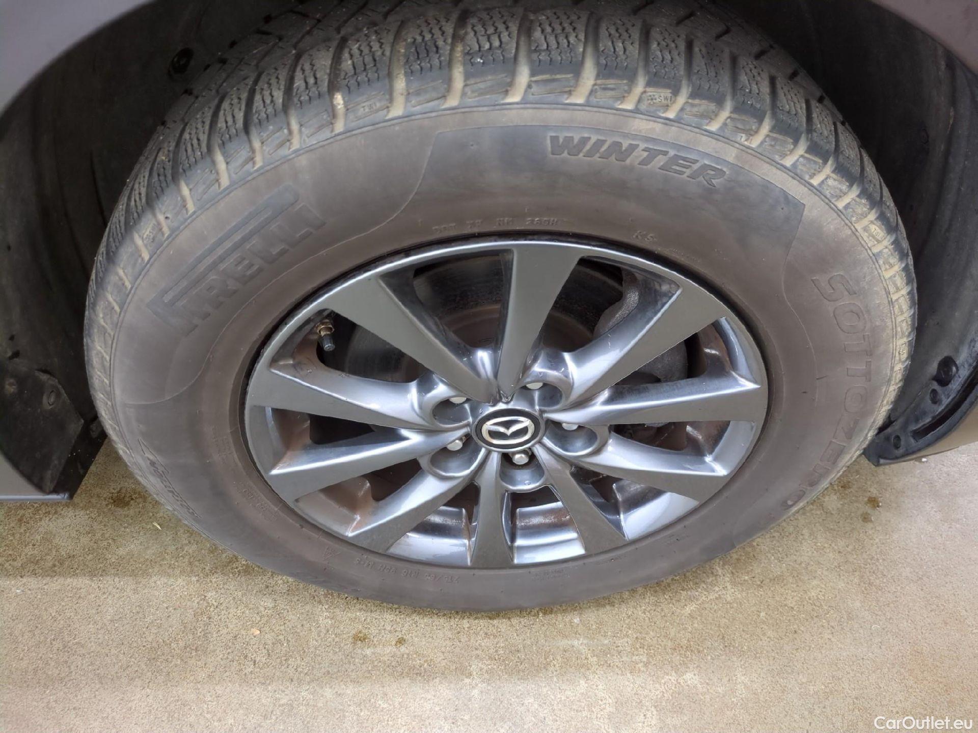  Land Rover  Discovery MAZDA CX-30 / 2019 / 5P / Crossover 2.0L Skyactiv-X M Hybrid Busi Ex BVA6 #4