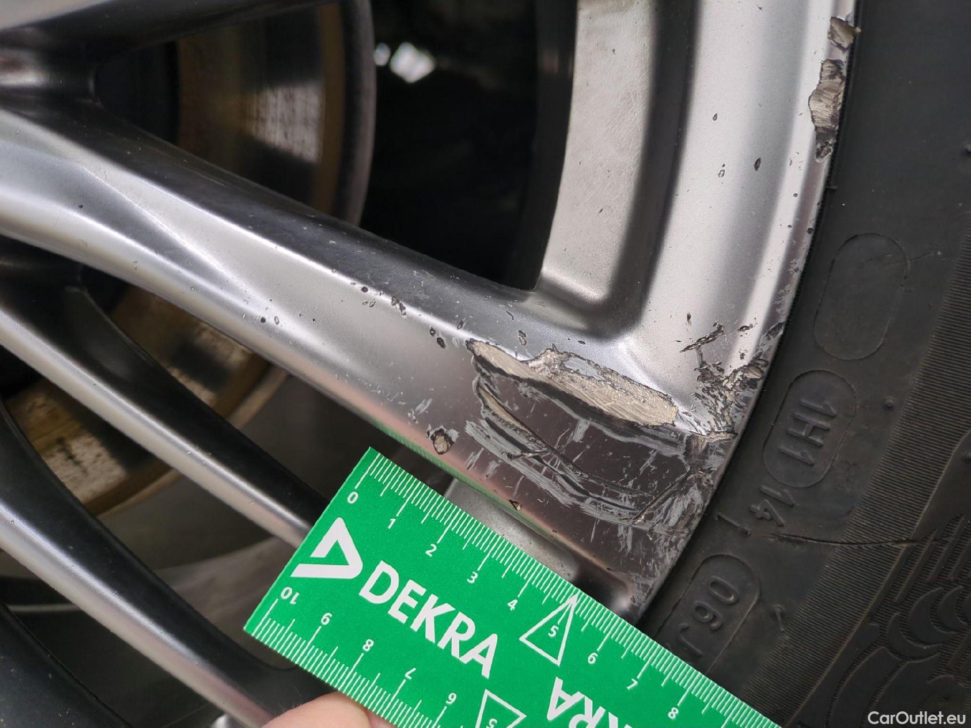  Ford  Kuga FORD  / 2019 / 5P / SUV 2.5 190 hybrid Flexifuel Pshift Vignale #5