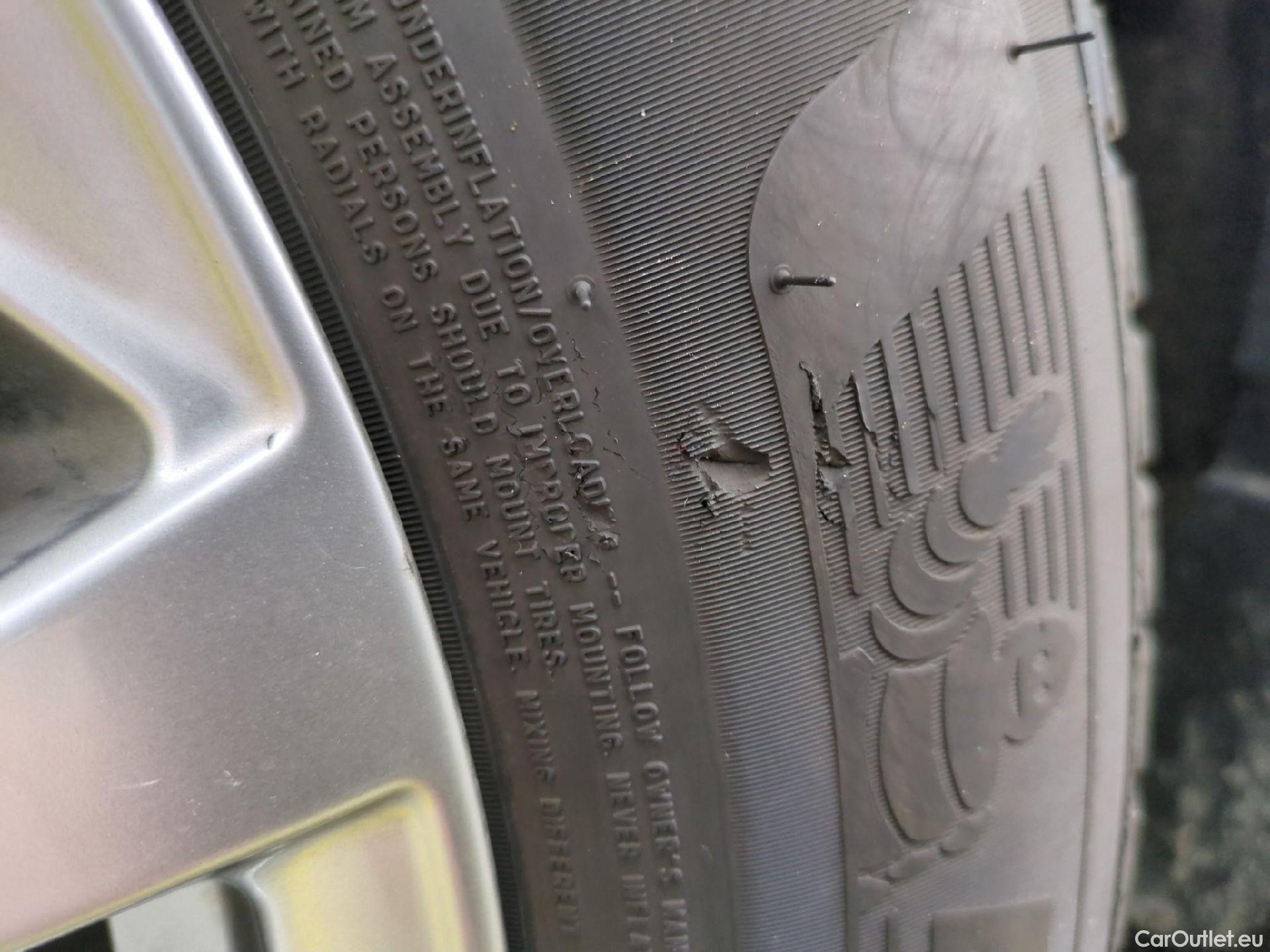  Ford  Kuga FORD  / 2019 / 5P / SUV 2.5 190 hybrid Flexifuel Pshift Vignale #1