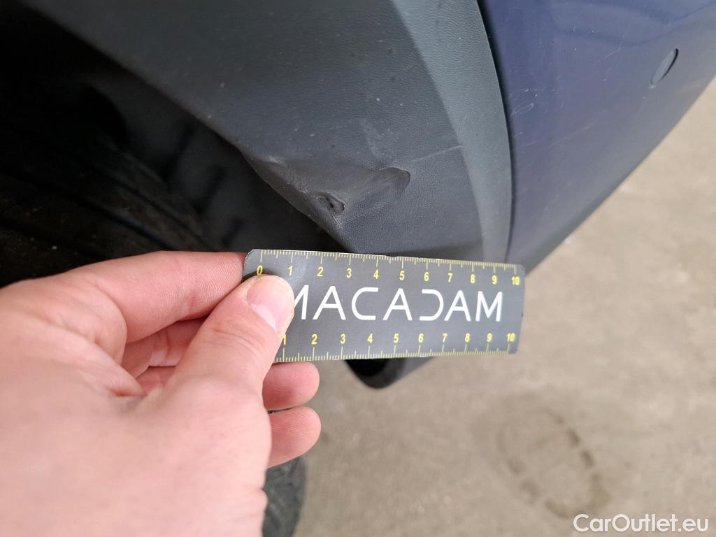  Mercedes  GLB MERCEDES-BENZ  / 2019 / 5P / SUV  200 d Business Line #26