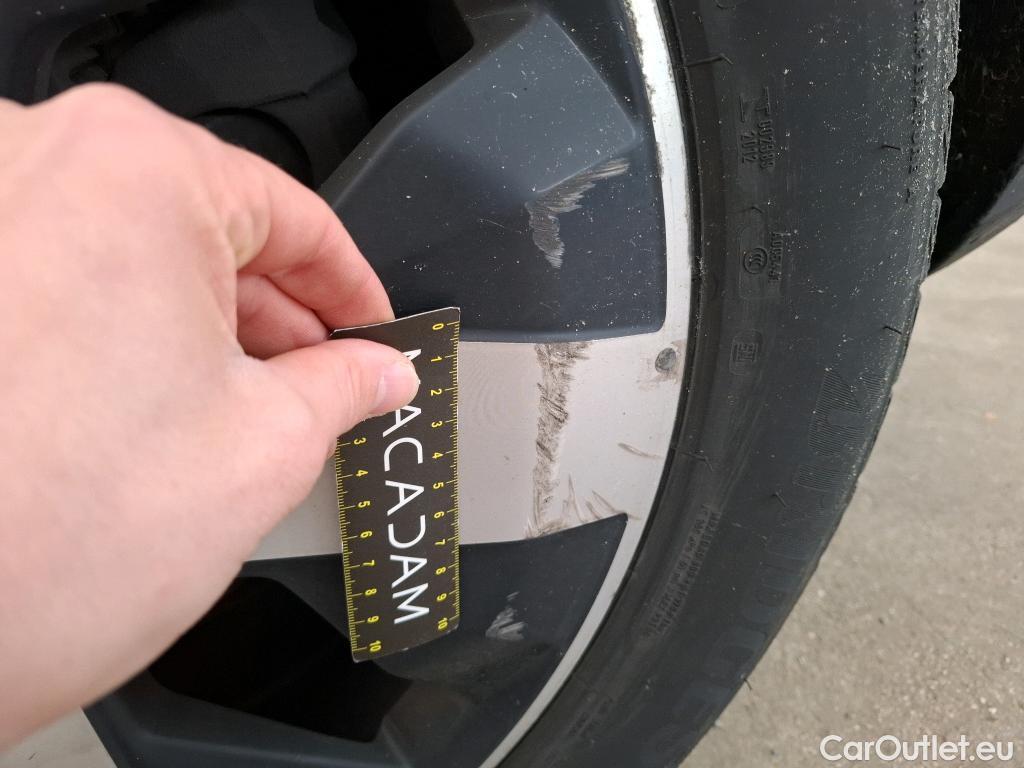  Mercedes  GLB MERCEDES-BENZ  / 2019 / 5P / SUV  200 d Business Line #15