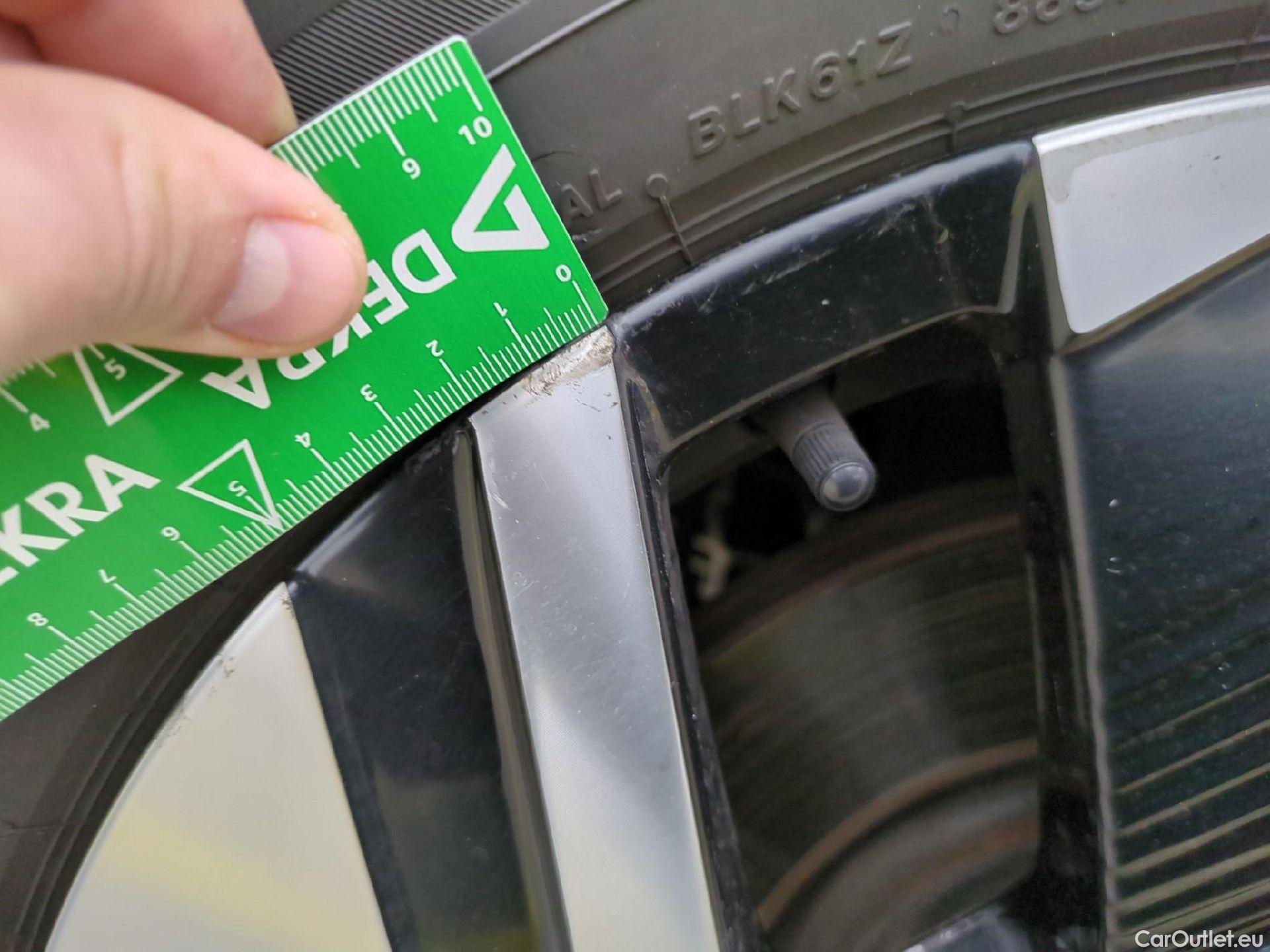  Peugeot  2008  Allure 1.5 HDi 130CV BVA8 E6d #9