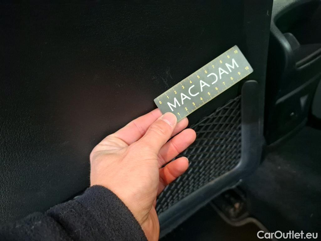  Mercedes  A-Klasse MERCEDES-BENZ Classe A Berline / 2018 / 4P / Berline A 200 d Business Line 8G-DCT #18