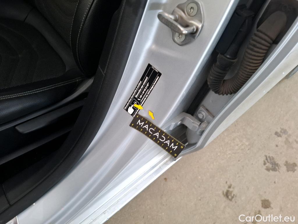  Mercedes  A-Klasse MERCEDES-BENZ Classe A Berline / 2018 / 4P / Berline A 200 d Business Line 8G-DCT #14