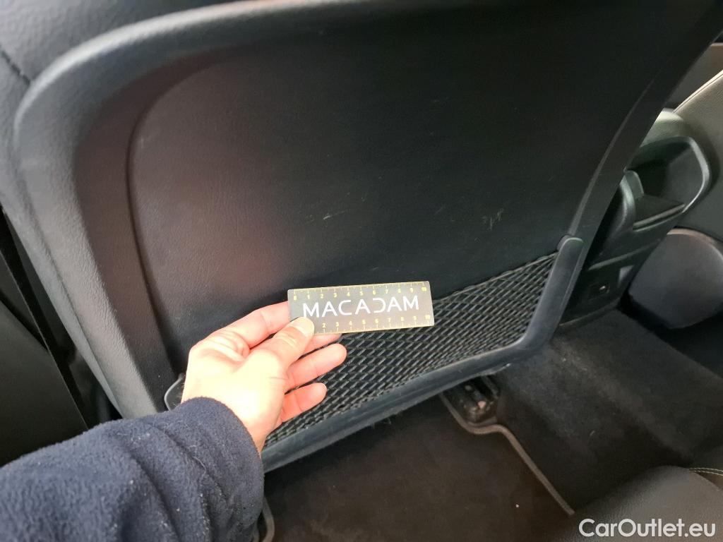  Mercedes  A-Klasse MERCEDES-BENZ Classe A Berline / 2018 / 4P / Berline A 200 d Business Line 8G-DCT #16