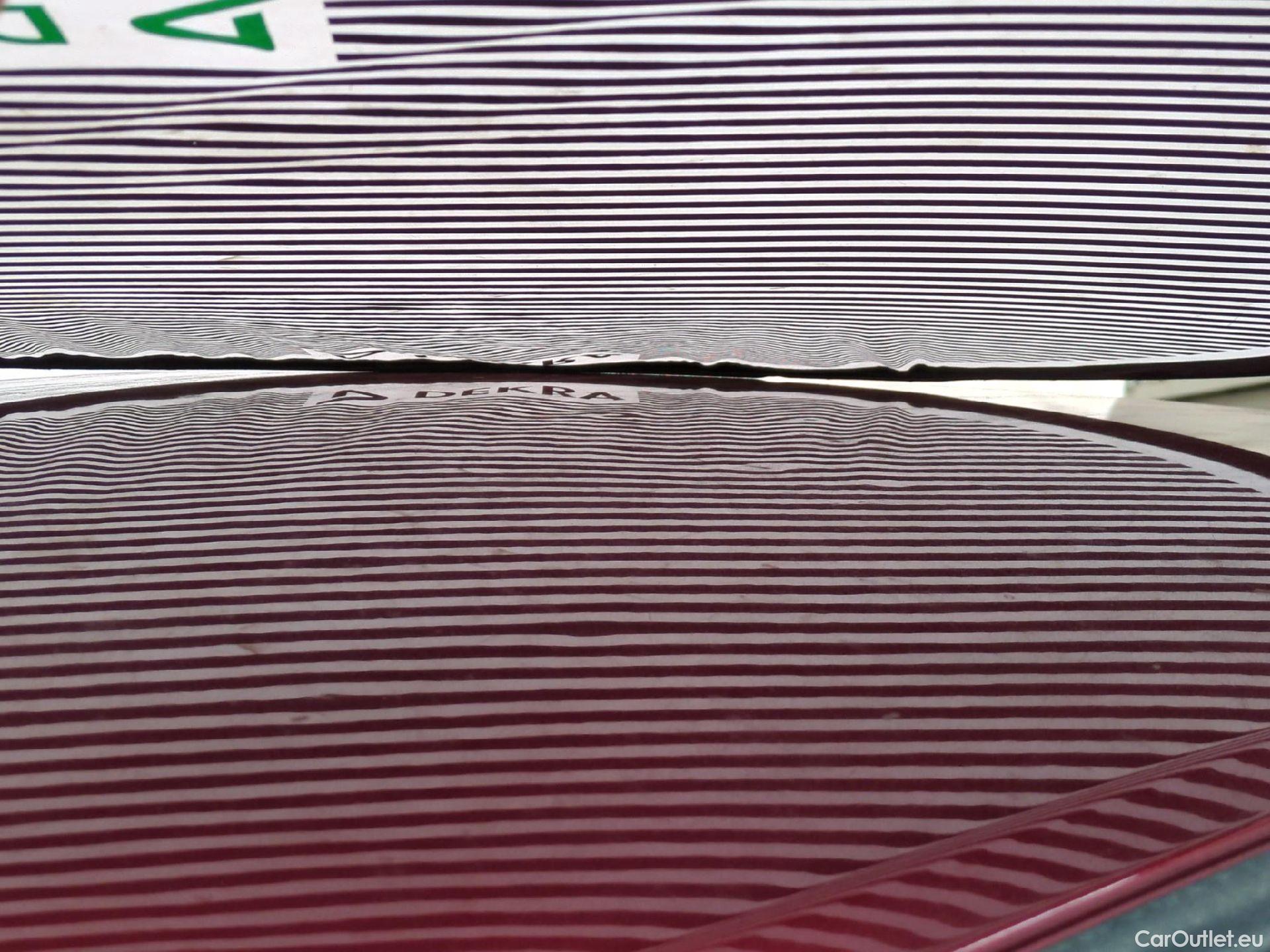  Land Rover  Discovery MAZDA CX-30 / 2019 / 5P / Crossover 2.0L Skyactiv-X M Hybrid Busi Ex BVA6 #8