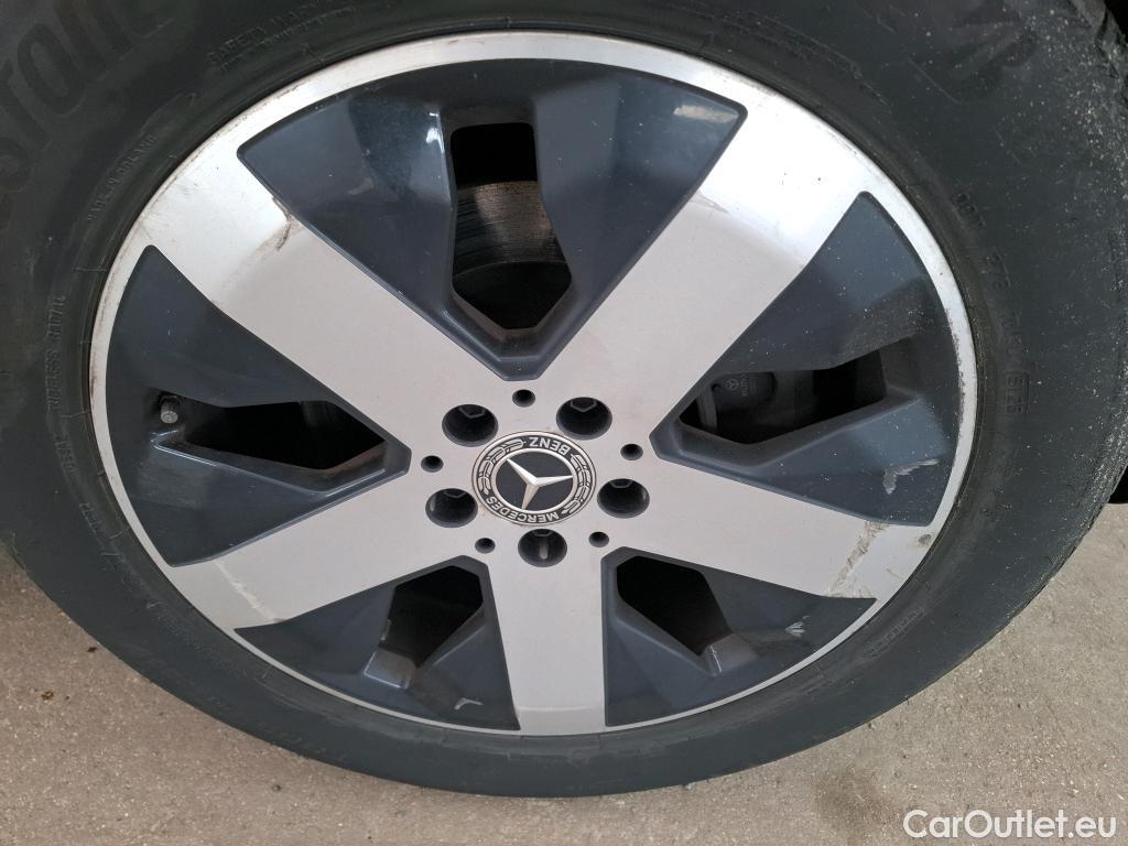  Mercedes  GLB MERCEDES-BENZ  / 2019 / 5P / SUV  200 d Business Line #13