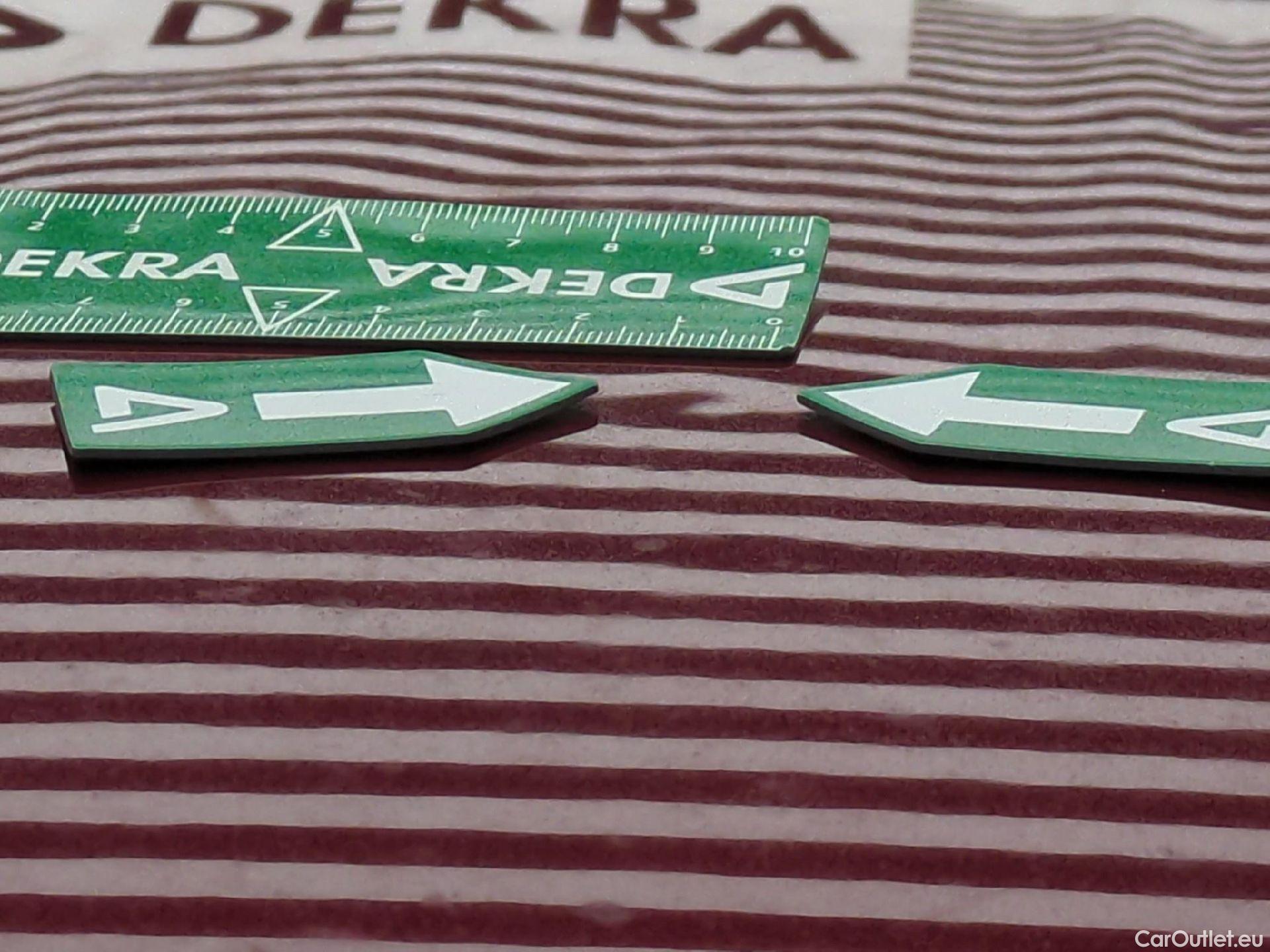  Land Rover  Discovery MAZDA CX-30 / 2019 / 5P / Crossover 2.0L Skyactiv-X M Hybrid Busi Ex BVA6 #10