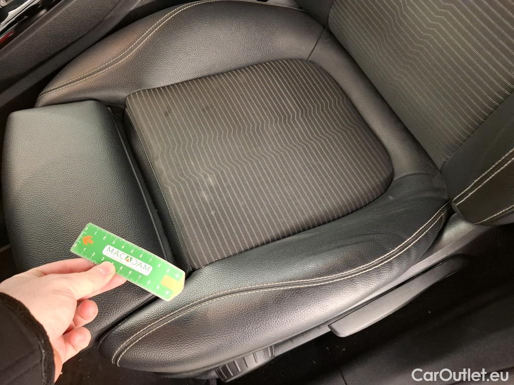  Mercedes  CLA-Klasse MERCEDES-BENZ CLA Shooting Brake / 2019 / 5P / Break CLA 180 d Business Line BA8 #9