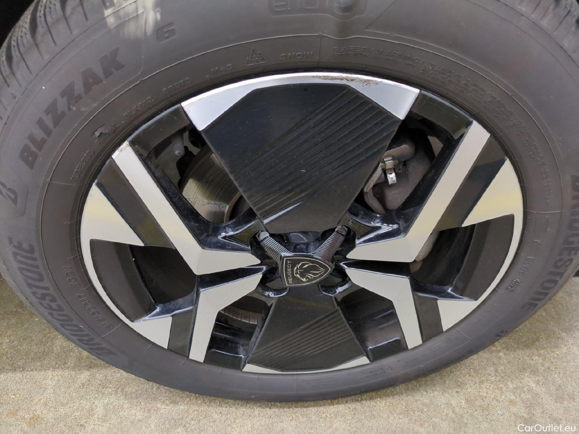  Peugeot  2008  Allure 1.5 HDi 130CV BVA8 E6d #10