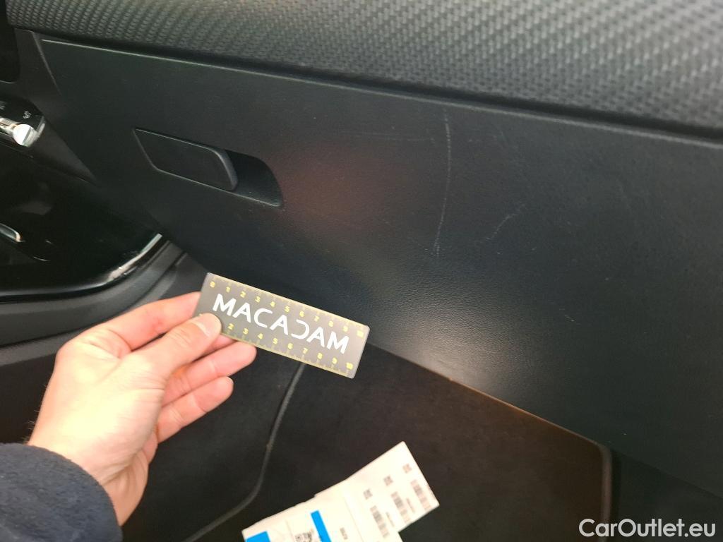  Mercedes  A-Klasse MERCEDES-BENZ Classe A Berline / 2018 / 4P / Berline A 200 d Business Line 8G-DCT #9