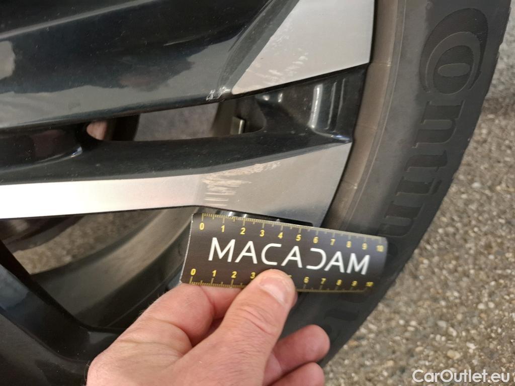  Peugeot  2008  Allure Pack 1.5 HDi 130CV BVA8 E6d #20