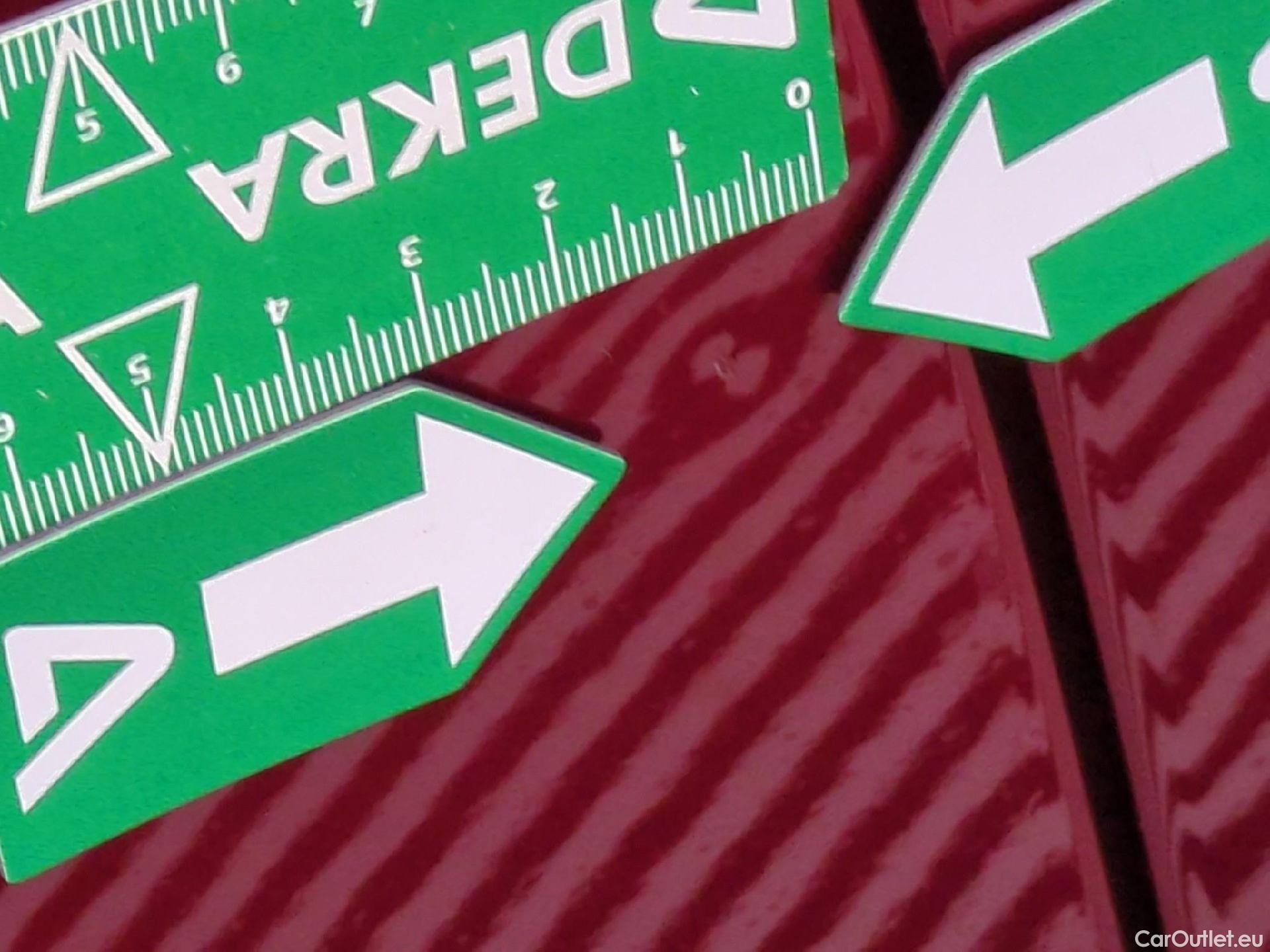  Land Rover  Discovery MAZDA CX-30 / 2019 / 5P / Crossover 2.0L Skyactiv-X M Hybrid Busi Ex BVA6 #15