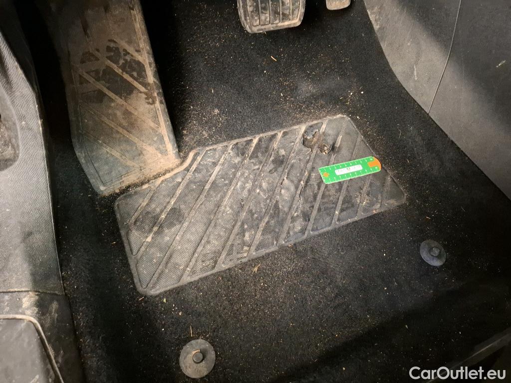  Peugeot  3008  II Active Pack 1.2 PureTech 130CV BVA8 E6d #15