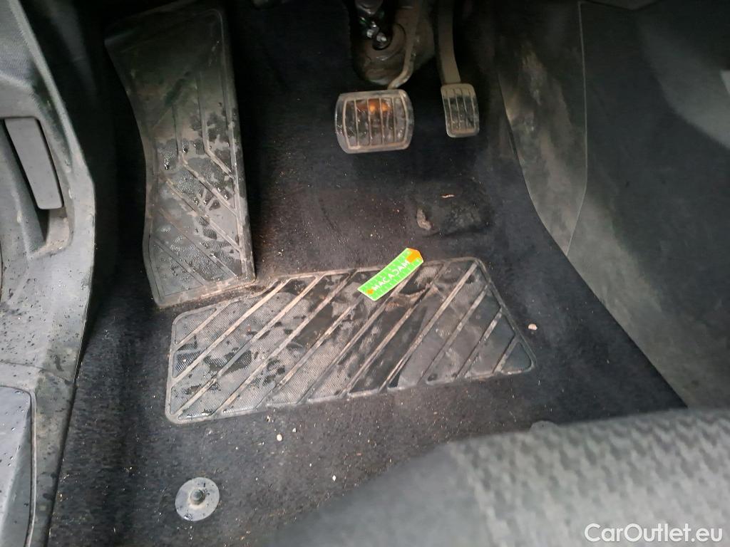  Peugeot  3008  II Active Pack 1.5 HDi 130CV BVA8 E6d #33