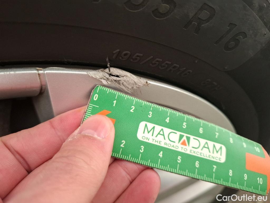  Renault  Clio RENAULT  / 2016 / 5P / Berline &Business TCe 90 #30