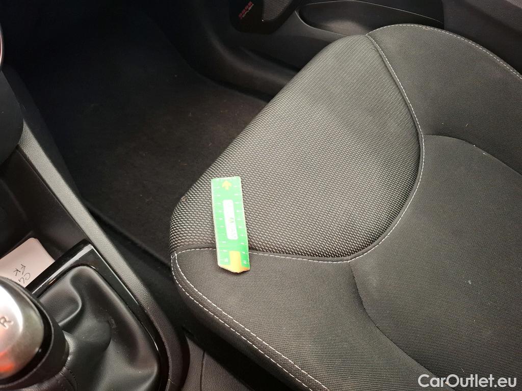  Renault  Clio RENAULT  / 2016 / 5P / Berline &Business TCe 90 #18