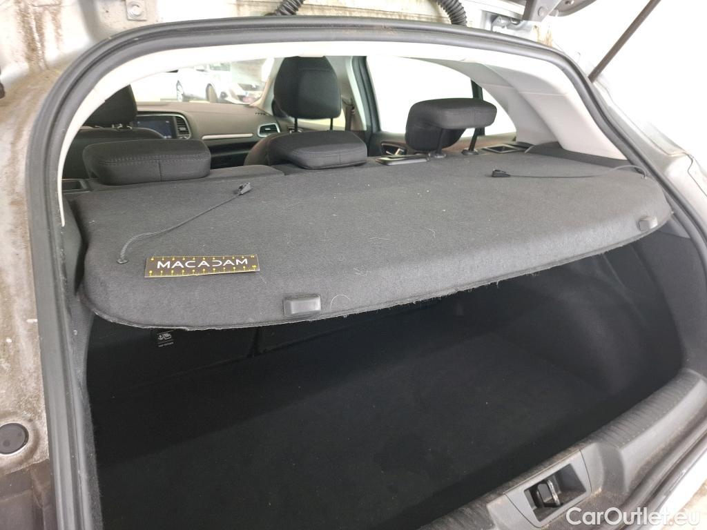  Renault  Megane RENAULT Mégane Berline / 2020 / 5P / Berline Business TCe 140 EDC FAP #18