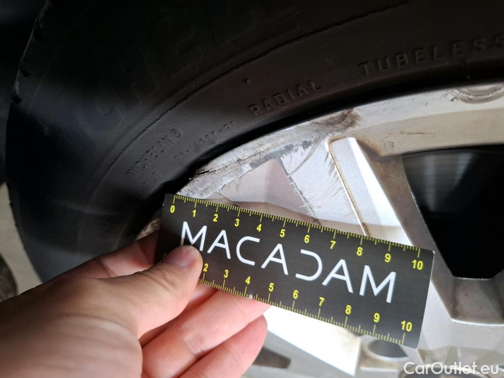  Renault  Megane RENAULT Mégane Berline / 2020 / 5P / Berline Business TCe 140 EDC FAP #25