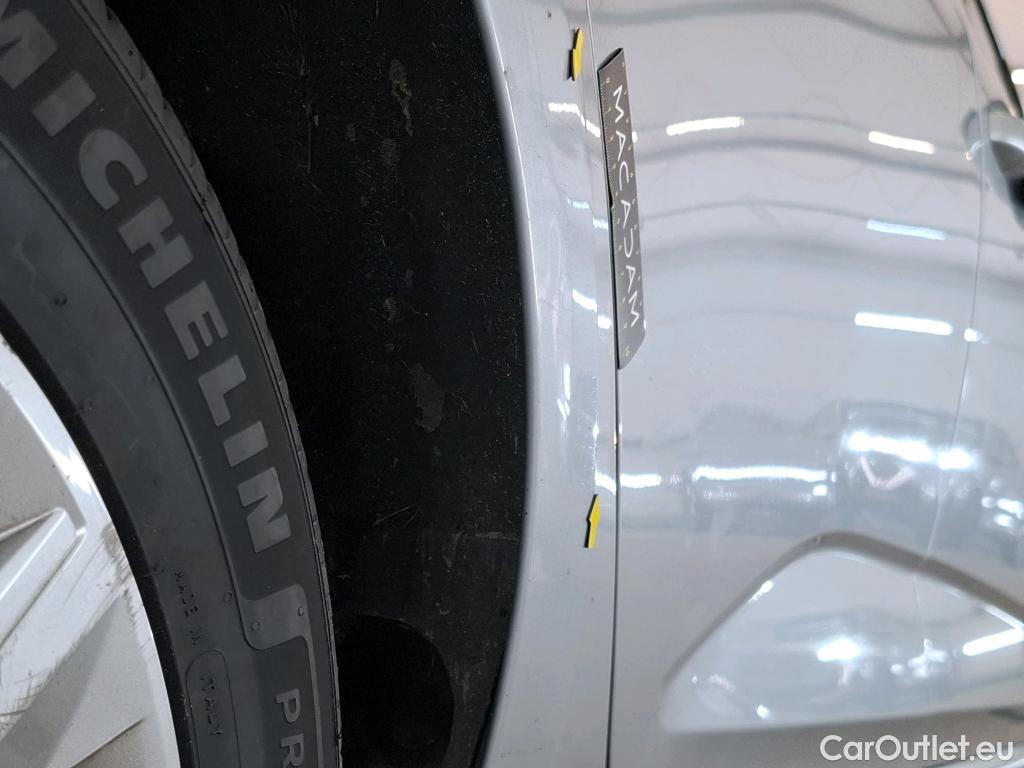  Renault  Megane RENAULT Mégane Berline / 2020 / 5P / Berline Business TCe 140 EDC FAP #4