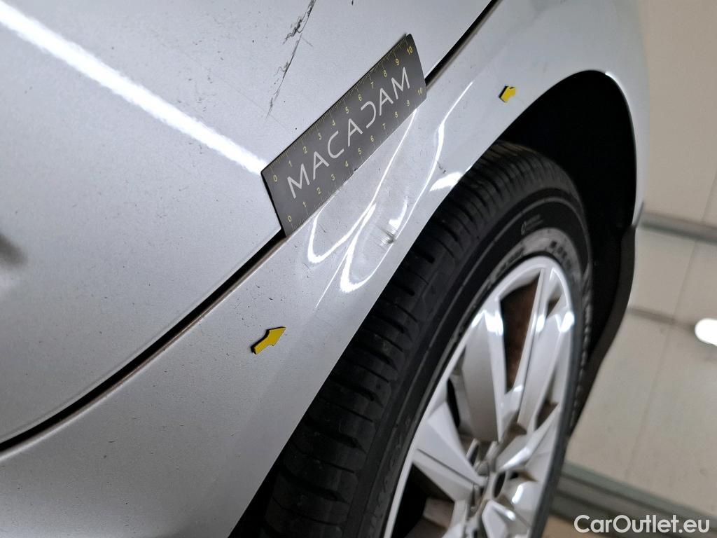  Renault  Megane RENAULT Mégane Berline / 2020 / 5P / Berline Business TCe 140 EDC FAP #2