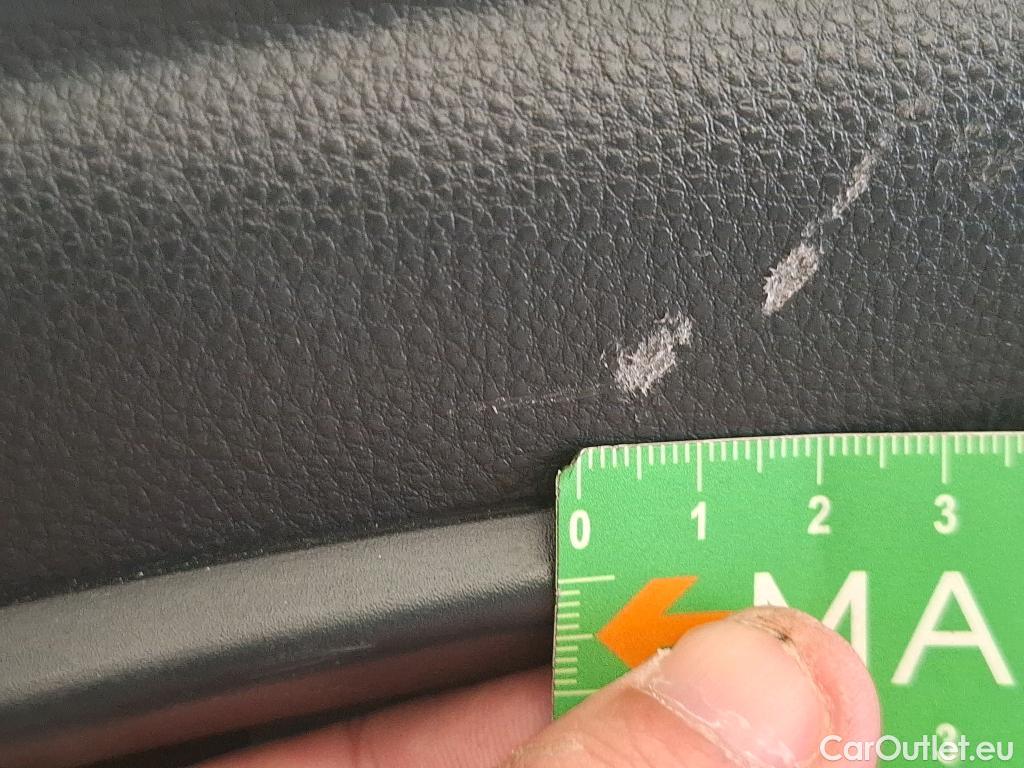  Toyota  Yaris TOYOTA  Hybride / 2019 / 5P / Berline Hybride 116h France Business Stage Acad #73