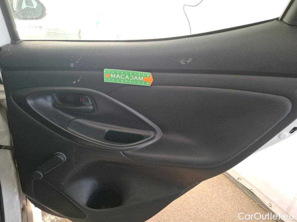  Toyota  Yaris TOYOTA  Hybride / 2019 / 5P / Berline Hybride 116h France Business Stage Acad #69