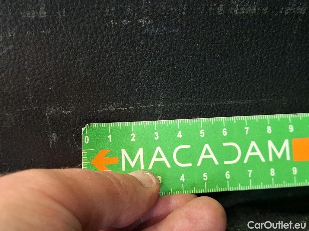  Toyota  Yaris TOYOTA  Hybride / 2019 / 5P / Berline Hybride 116h France Business Stage Acad #91