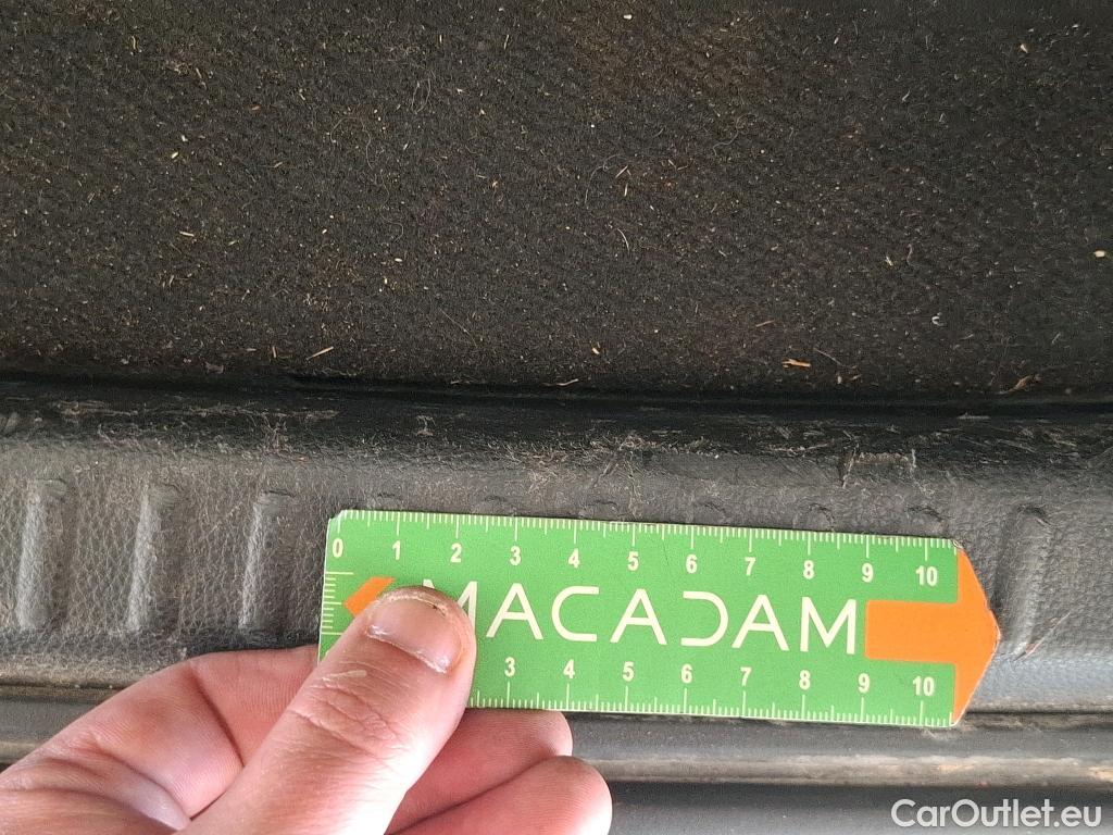  Toyota  Yaris TOYOTA  Hybride / 2019 / 5P / Berline Hybride 116h France Business Stage Acad #134