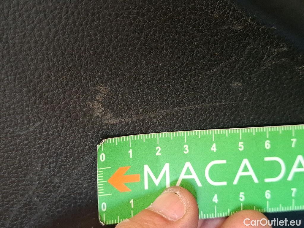  Toyota  Yaris TOYOTA  Hybride / 2019 / 5P / Berline Hybride 116h France Business Stage Acad #90