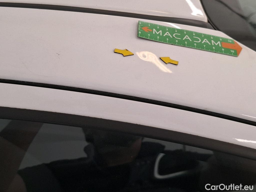  Toyota  Yaris TOYOTA  Hybride / 2019 / 5P / Berline Hybride 116h France Business Stage Acad #121