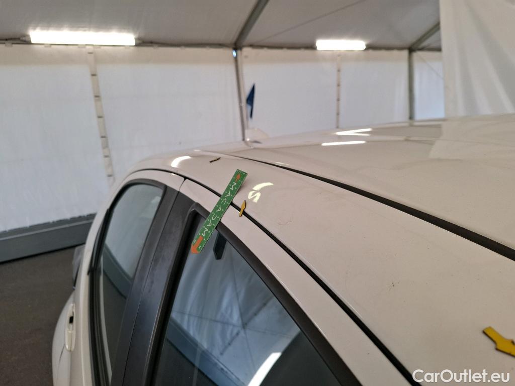  Toyota  Yaris TOYOTA  Hybride / 2019 / 5P / Berline Hybride 116h France Business Stage Acad #124