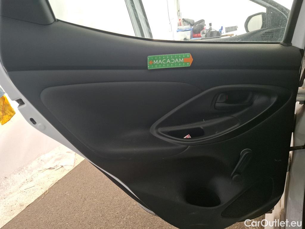  Toyota  Yaris TOYOTA  Hybride / 2019 / 5P / Berline Hybride 116h France Business Stage Acad #77