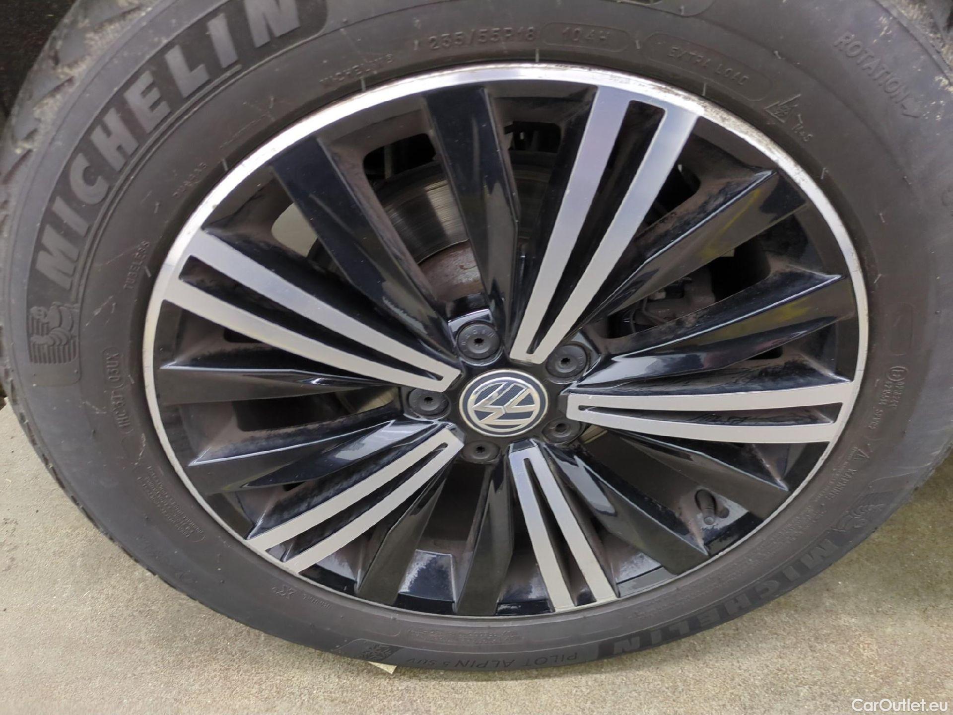  Volkswagen  Tiguan VOLKSWAGEN  5p SUV 2.0 TDI 150 DSG7 Carat 4Motion #24