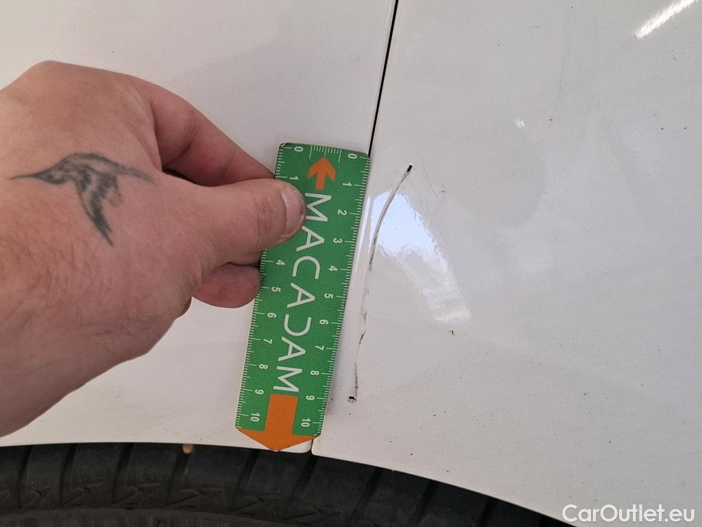  Toyota  Yaris TOYOTA  Hybride / 2019 / 5P / Berline Hybride 116h France Business Stage Acad #33