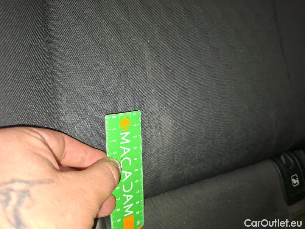  Toyota  Yaris TOYOTA  Hybride / 2019 / 5P / Berline Hybride 116h France Business Stage Acad #107