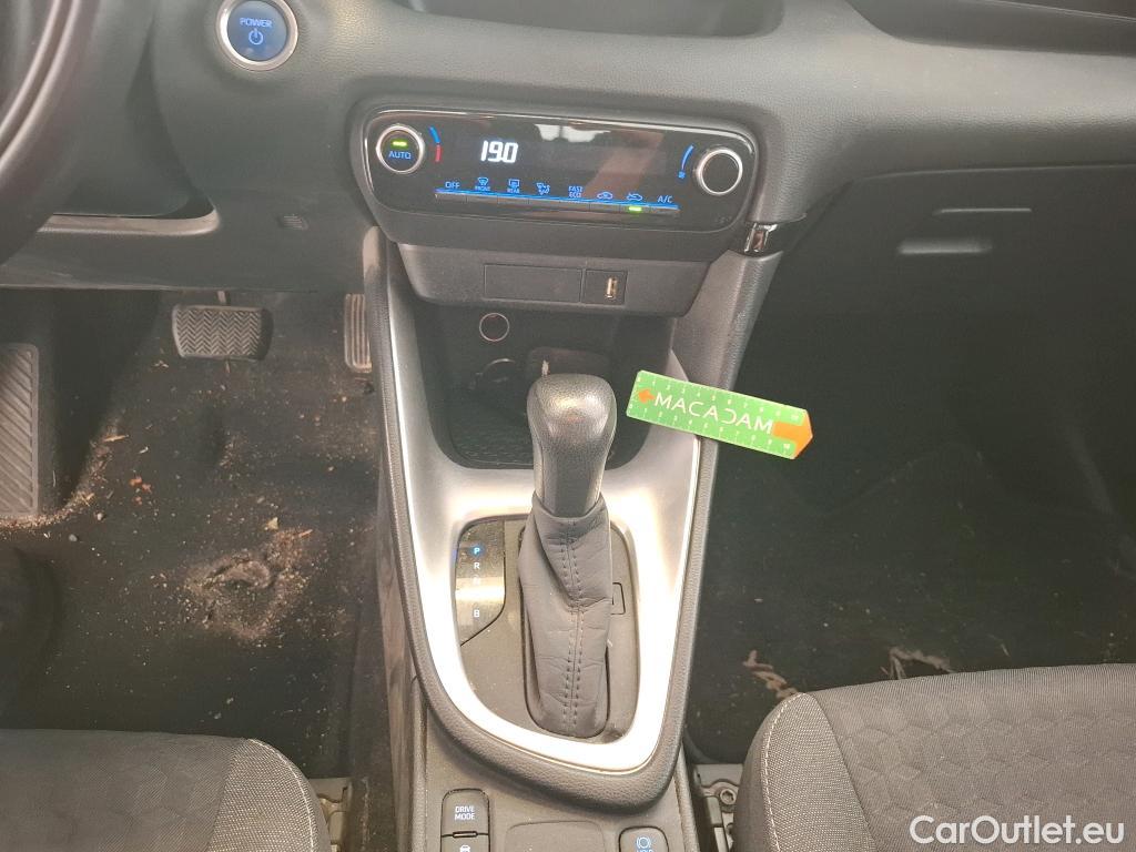  Toyota  Yaris TOYOTA  Hybride / 2019 / 5P / Berline Hybride 116h France Business Stage Acad #81