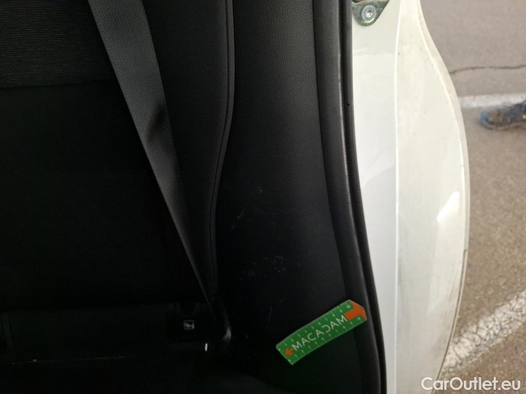  Toyota  Yaris TOYOTA  Hybride / 2019 / 5P / Berline Hybride 116h France Business Stage Acad #55