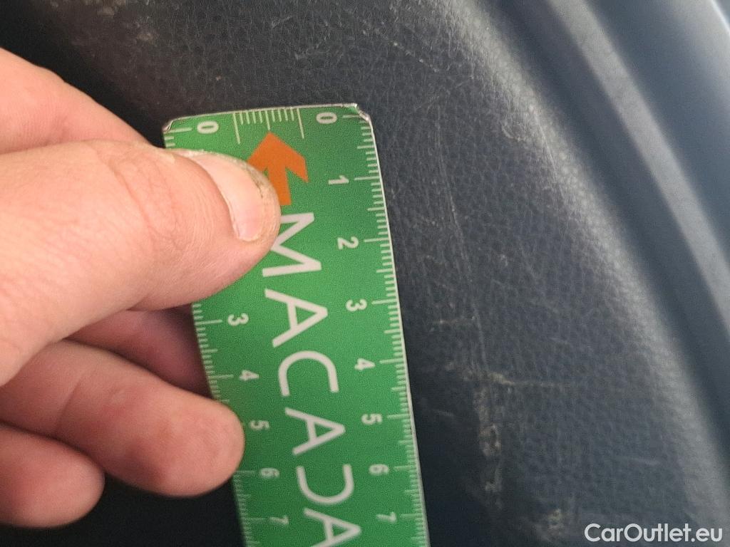  Toyota  Yaris TOYOTA  Hybride / 2019 / 5P / Berline Hybride 116h France Business Stage Acad #98