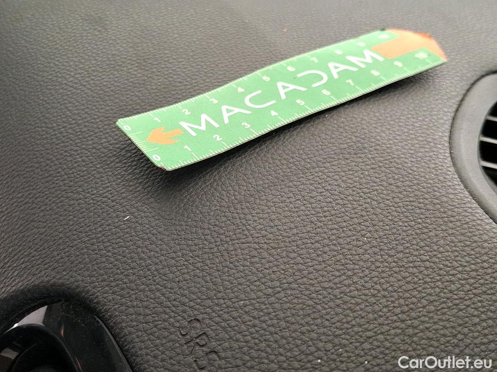  Toyota  Yaris TOYOTA  Hybride / 2019 / 5P / Berline Hybride 116h France Business Stage Acad #129