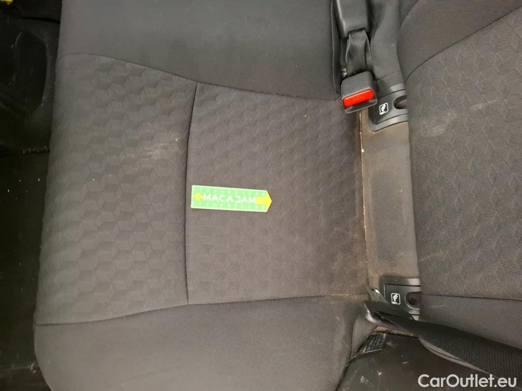  Toyota  Yaris TOYOTA  Hybride / 2019 / 5P / Berline Hybride 116h France Business Stage Acad #104