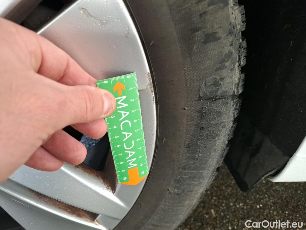  Volkswagen  Golf  VOLKSWAGEN / 2020 / 5P / Berline 1.0 TSI OPF 110 BVM6 Life Busi 1st #24