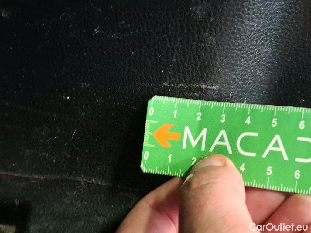  Toyota  Yaris TOYOTA  Hybride / 2019 / 5P / Berline Hybride 116h France Business Stage Acad #96