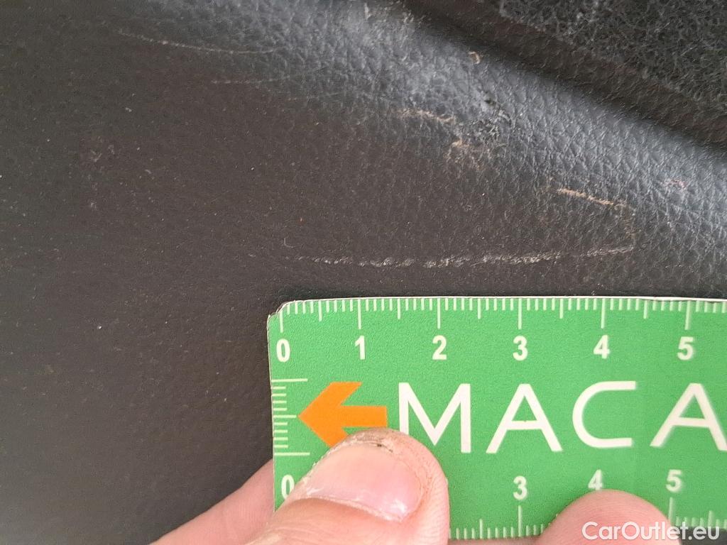  Toyota  Yaris TOYOTA  Hybride / 2019 / 5P / Berline Hybride 116h France Business Stage Acad #86