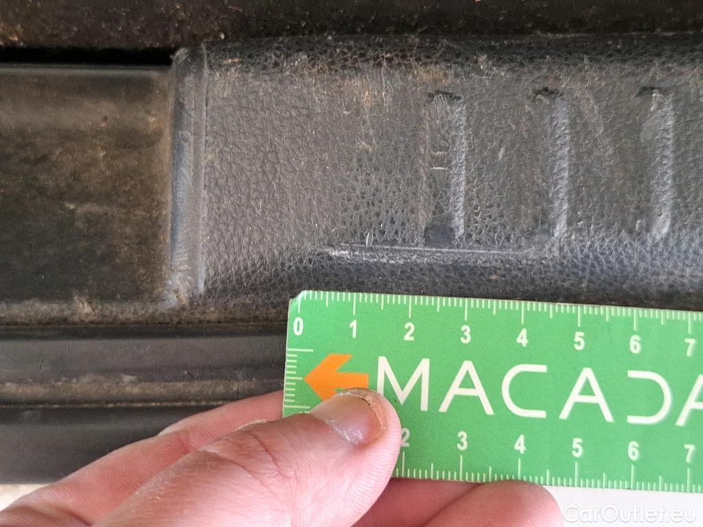  Toyota  Yaris TOYOTA  Hybride / 2019 / 5P / Berline Hybride 116h France Business Stage Acad #133