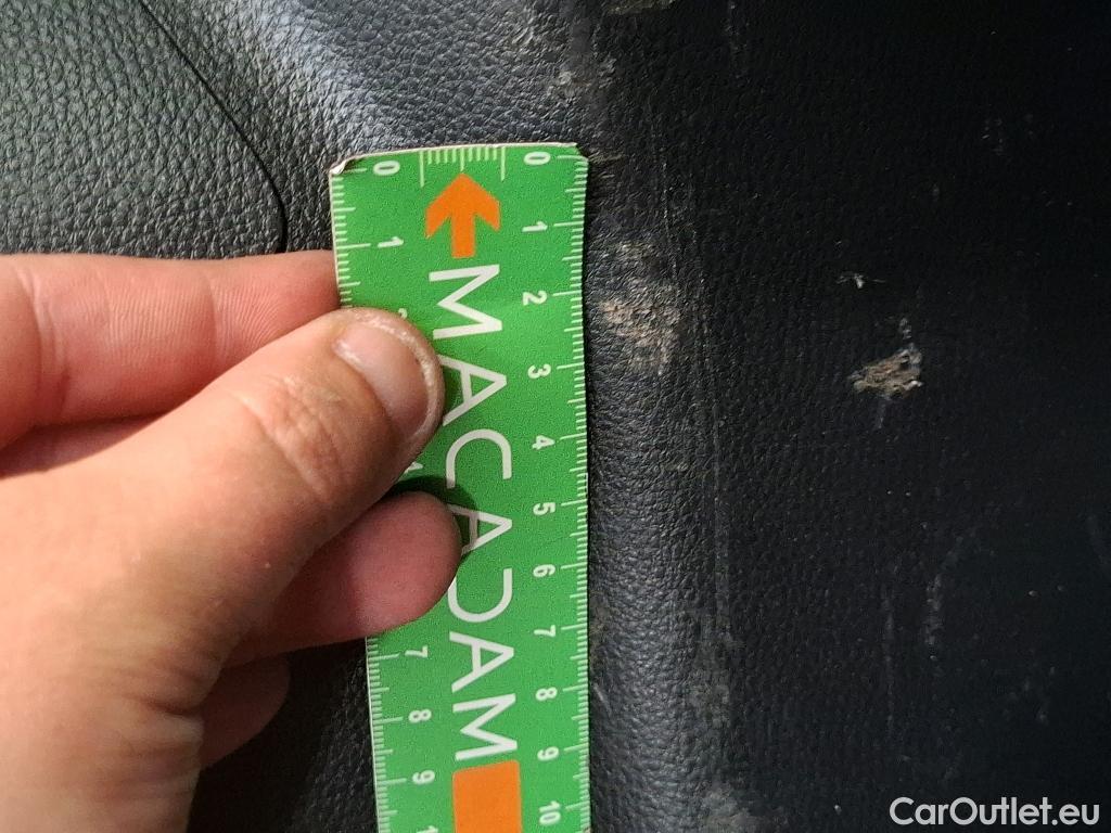  Toyota  Yaris TOYOTA  Hybride / 2019 / 5P / Berline Hybride 116h France Business Stage Acad #92