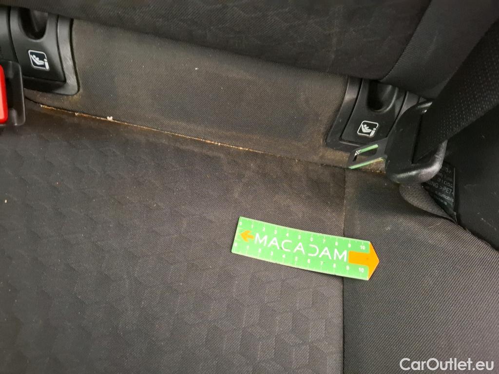  Toyota  Yaris TOYOTA  Hybride / 2019 / 5P / Berline Hybride 116h France Business Stage Acad #105