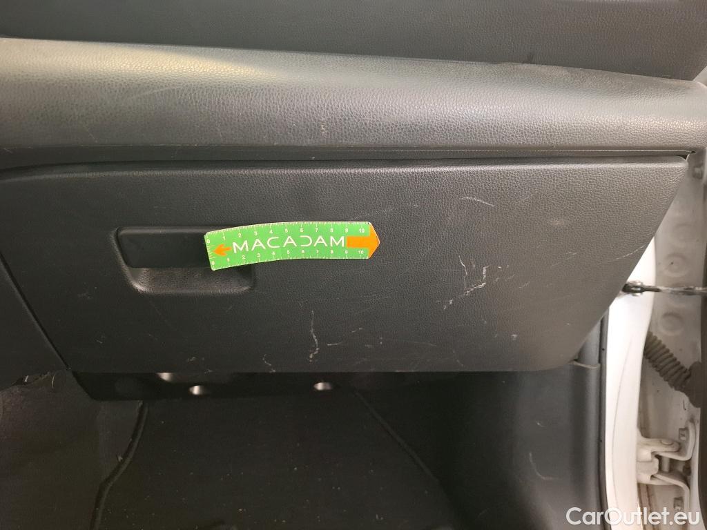  Toyota  Yaris TOYOTA  Hybride / 2019 / 5P / Berline Hybride 116h France Business Stage Acad #65