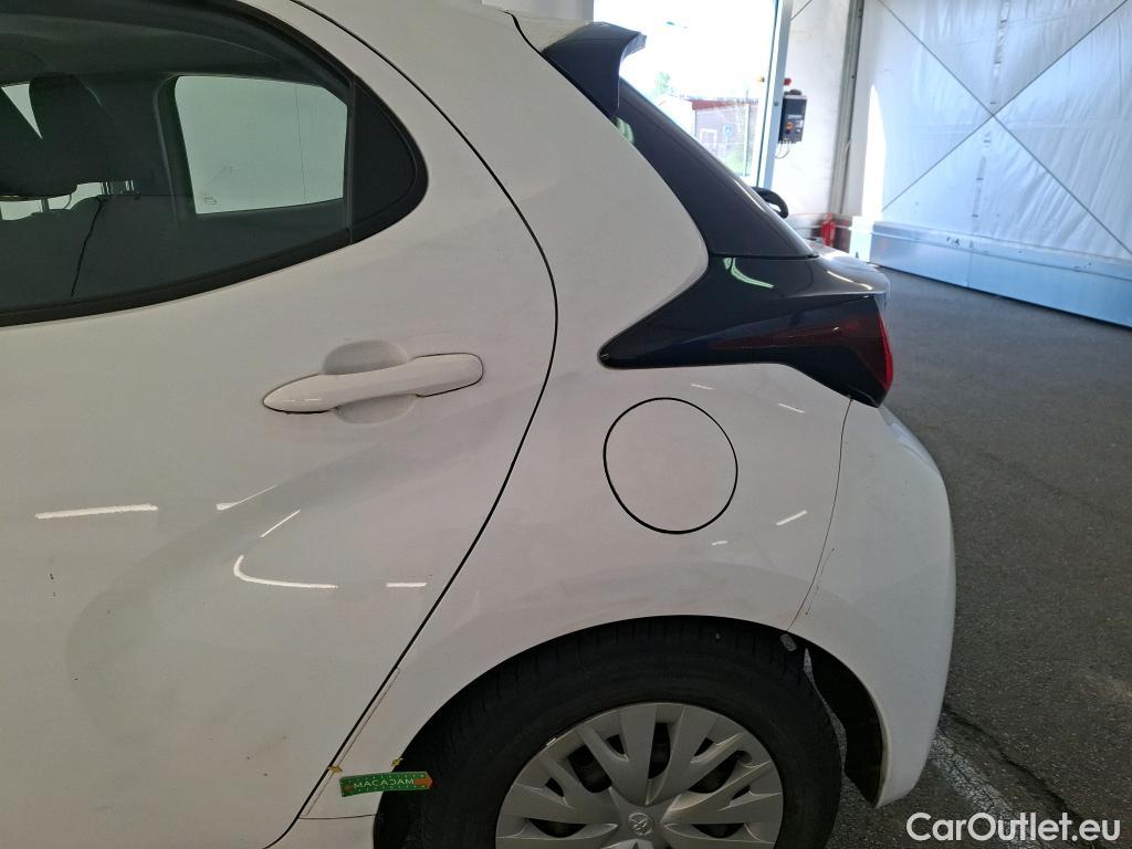  Toyota  Yaris TOYOTA  Hybride / 2019 / 5P / Berline Hybride 116h France Business Stage Acad #114